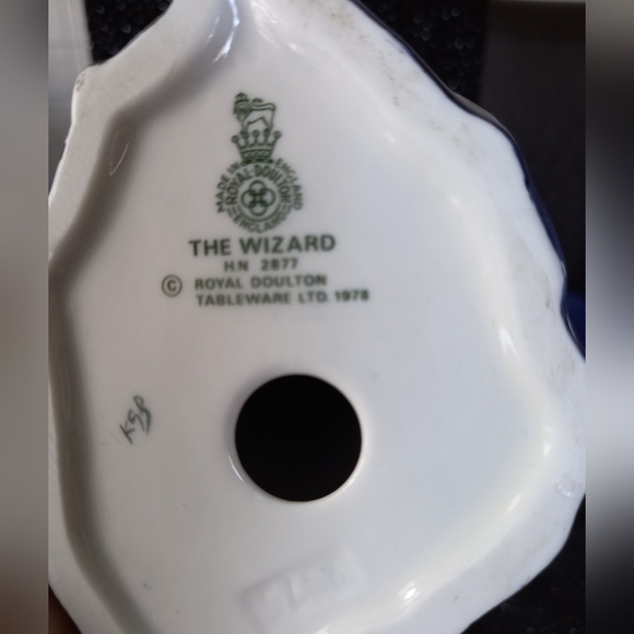 Royal Doulton: The Wizard - Picture 4 of 4